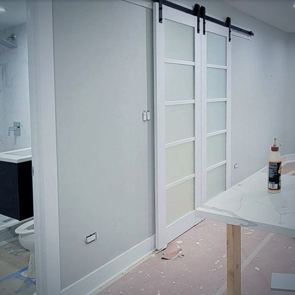 Quadro 4002 White Silk with Frosted Glass solid mdf core