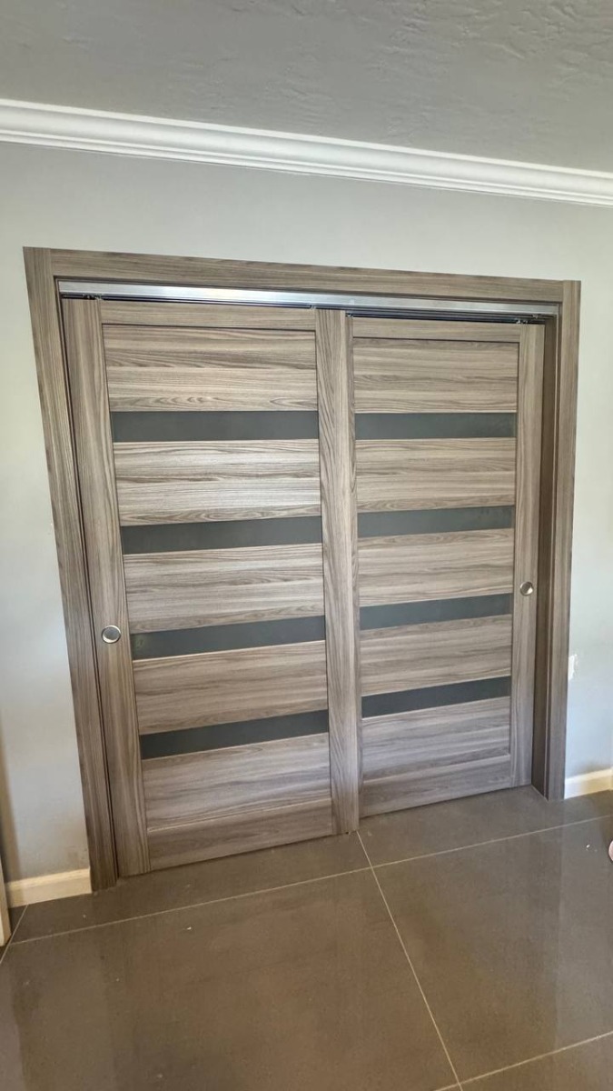 Quadro 4113 Ginger Ash Sliding Closet Bypass Doors